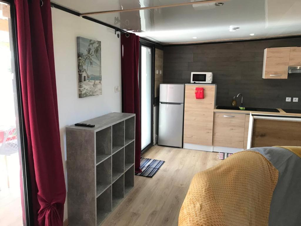 Le Flamboyant Avec Piscine Chauffee 30° Et Jacuzzi Apartment Saint-Andre Ngoại thất bức ảnh