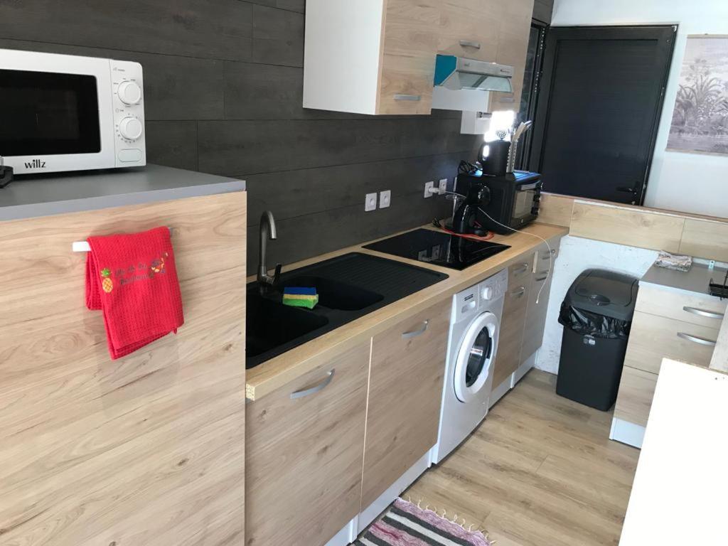 Le Flamboyant Avec Piscine Chauffee 30° Et Jacuzzi Apartment Saint-Andre Ngoại thất bức ảnh