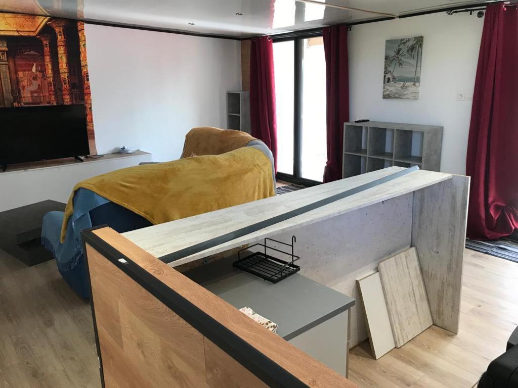 Le Flamboyant Avec Piscine Chauffee 30° Et Jacuzzi Apartment Saint-Andre Ngoại thất bức ảnh